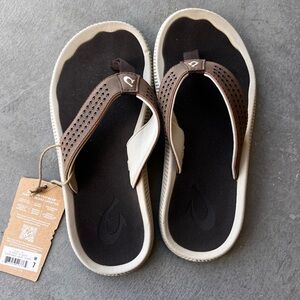 Olukai ulele dark wood NWT size 7